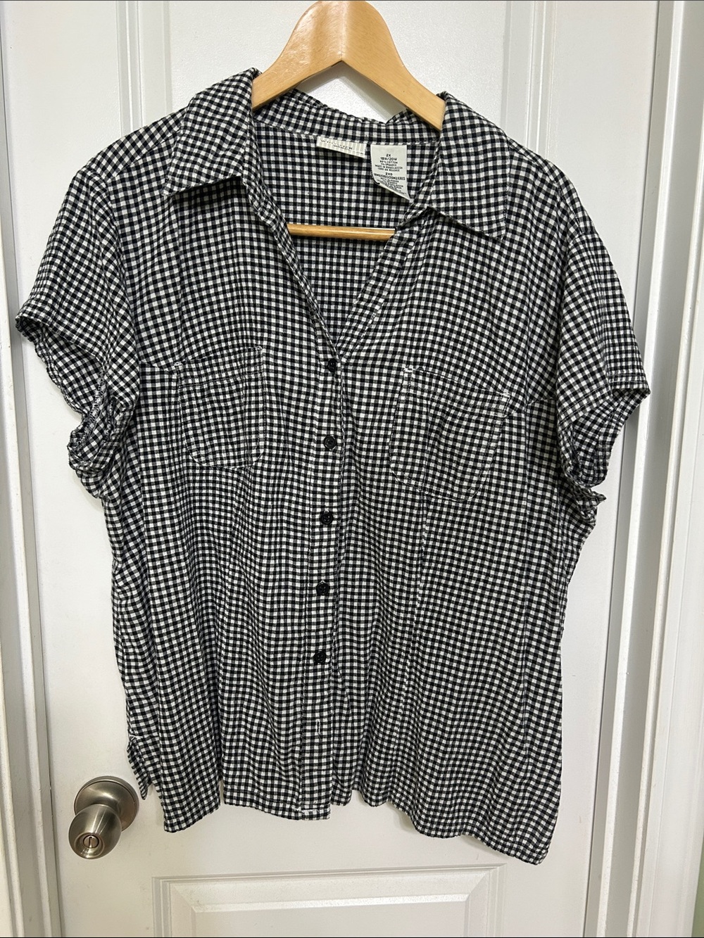 White Stag Black and White Gingham Short-Sleeve Button-Down Shirt